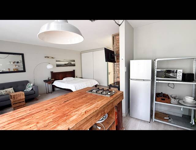 1 BEDROOM STUDIO APARTMENT TO LET IN CAPE TOWN CITY CENTRE